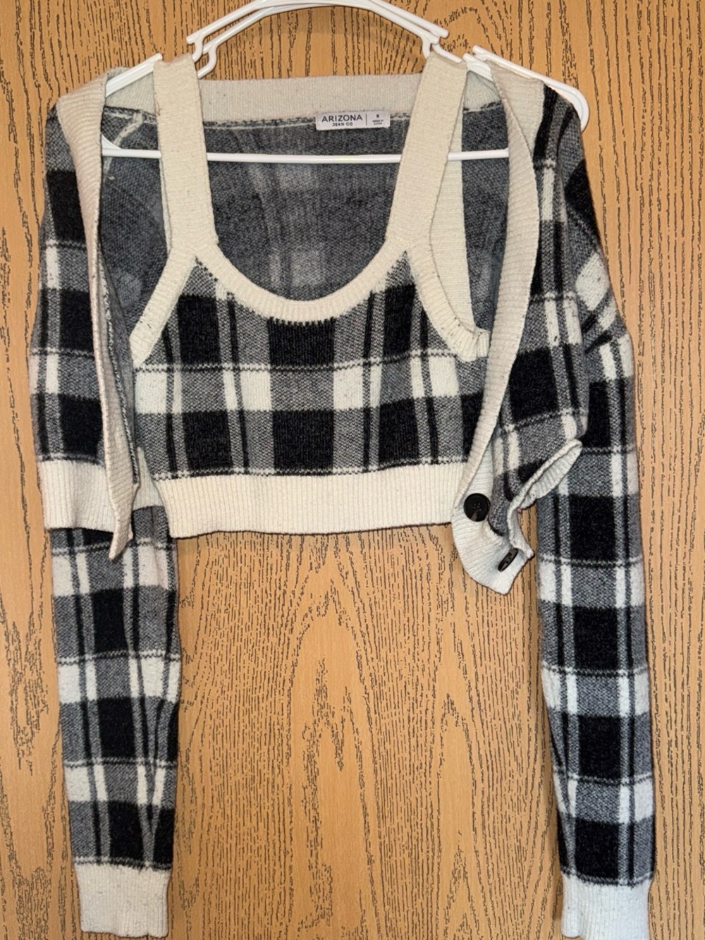 Arizona Jean Company Black & White Plaid Cropped Sweater Cardigan